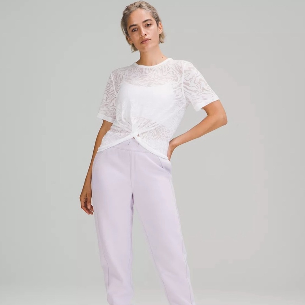 Lululemon Crescent Tee *Veil T-Shirt In White Sheer Front Knot Size 6 Pilates